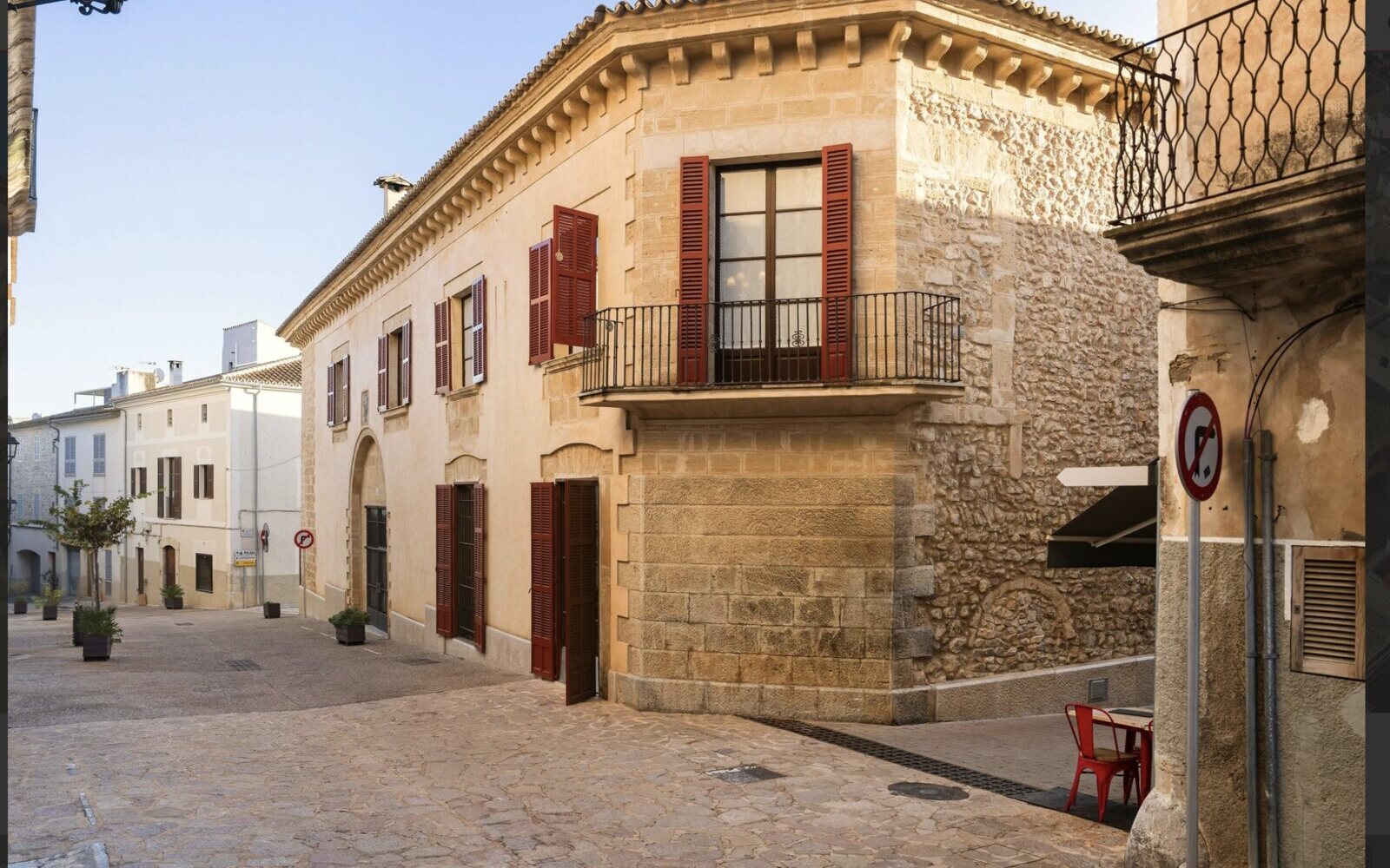 Fachada del palacio