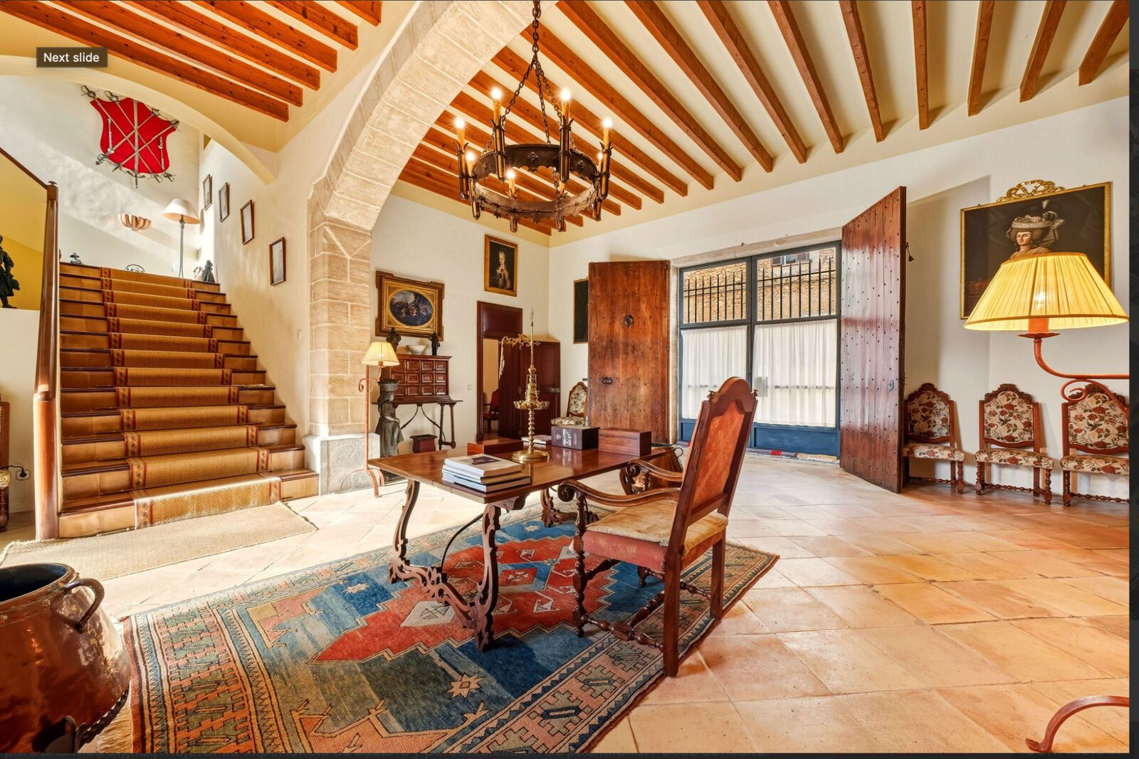 Hall del palacio, estado actual