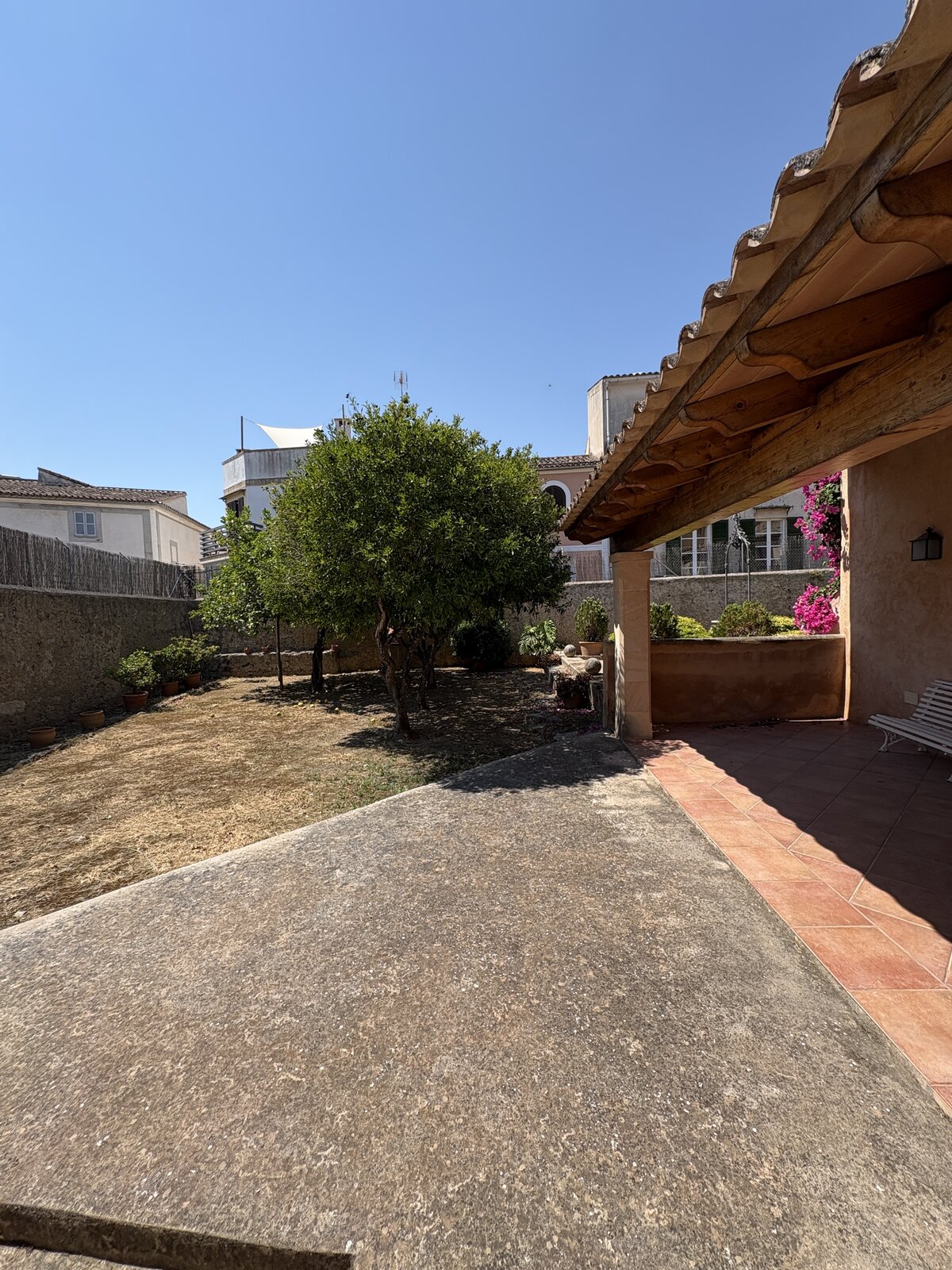 Zona exterior del palacio, estado actual